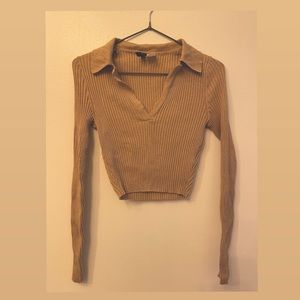 Ribbed Collared Crop Top